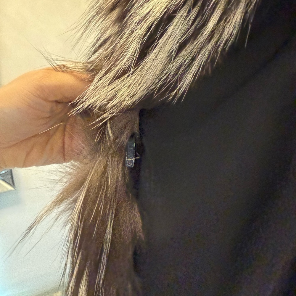 Custom Silver Fox Fur Coat – One Size Fits All - Picture 5 of 6